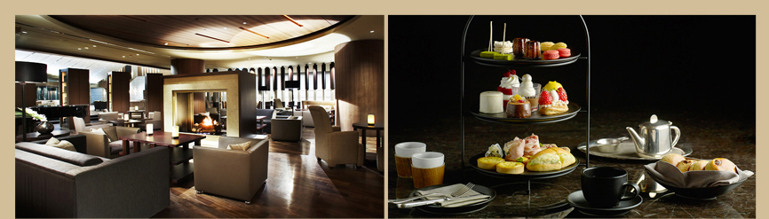 더 라이브러리 애프터눈 티 세트 혜택을 보여주는 두 개의 이미지. 첫 번째 이미지는 이미지는 더 라이브러리 내부 전경을 보여주며, 원형 테이블과 의자가 여러 개 놓여 있다. 두 번째 이미지는 더 라이브러리 애프터눈 티 세트를 보여주며, 테이블 위에 놓인 3단 트레이에 케이크, 마카롱 등 디저트와 세이버리가 차례로 올려져 있다. 오른편에는 주전자와 찻잔, 스콘이 담긴 접시가 차례로 놓여 있다.