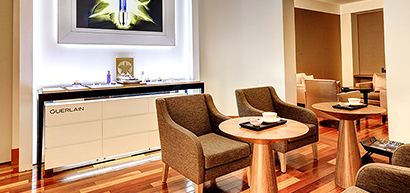 Guerlain Spa Treatment Room image 2