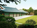 <p>The high-end, elegant hanok-style guesthouse is a great venue for banquets.</p>