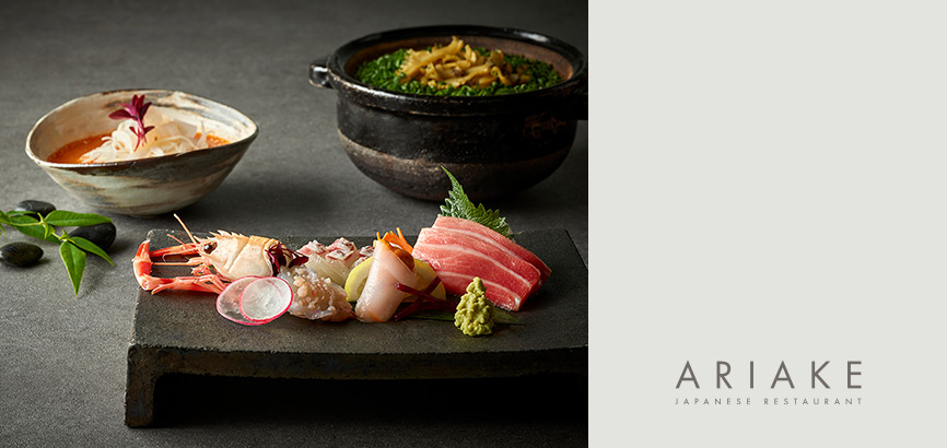 From the mid front to clockwise, there are Jeju Sea Sashimi, Jeju-style Cold Raw Fish Soup, and Abalone Rice Hot Pot.