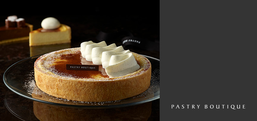 From the front to the back, there are Flan mascarpone and followed by Flan Chocolat.