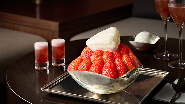 Snowy Strawberry Rose Glow 